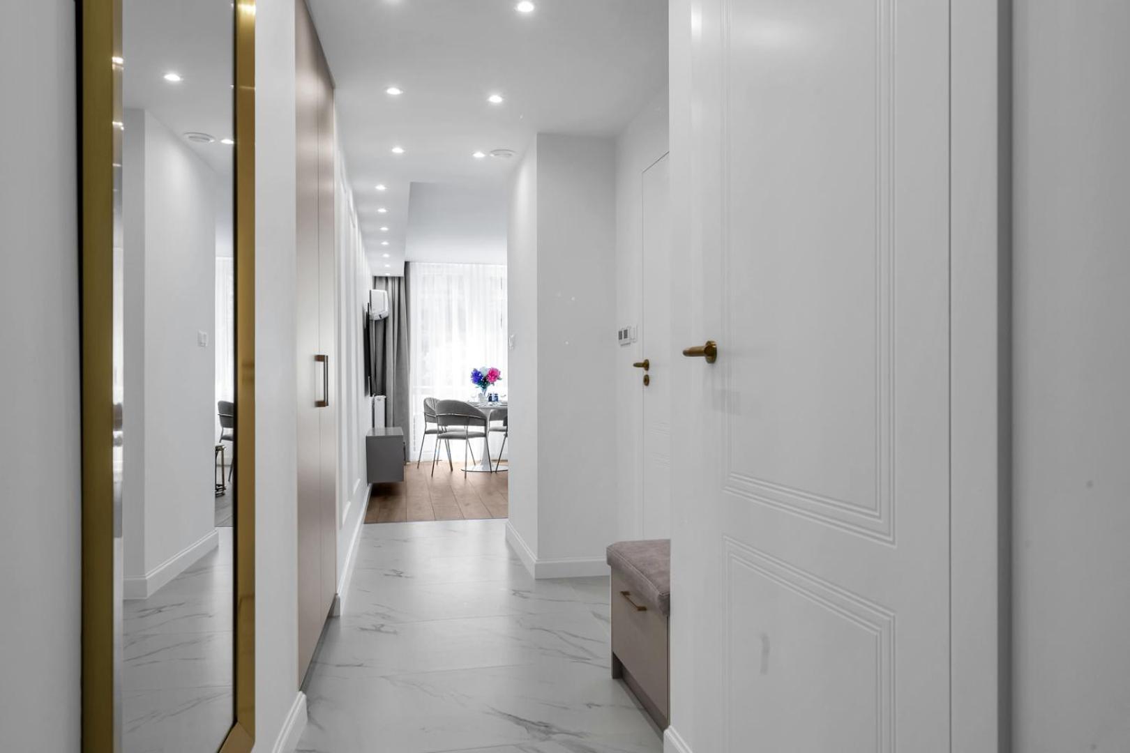 Warsaw Centrum Apartment - Workspace, Balcony - By Rentujemy Exterior photo