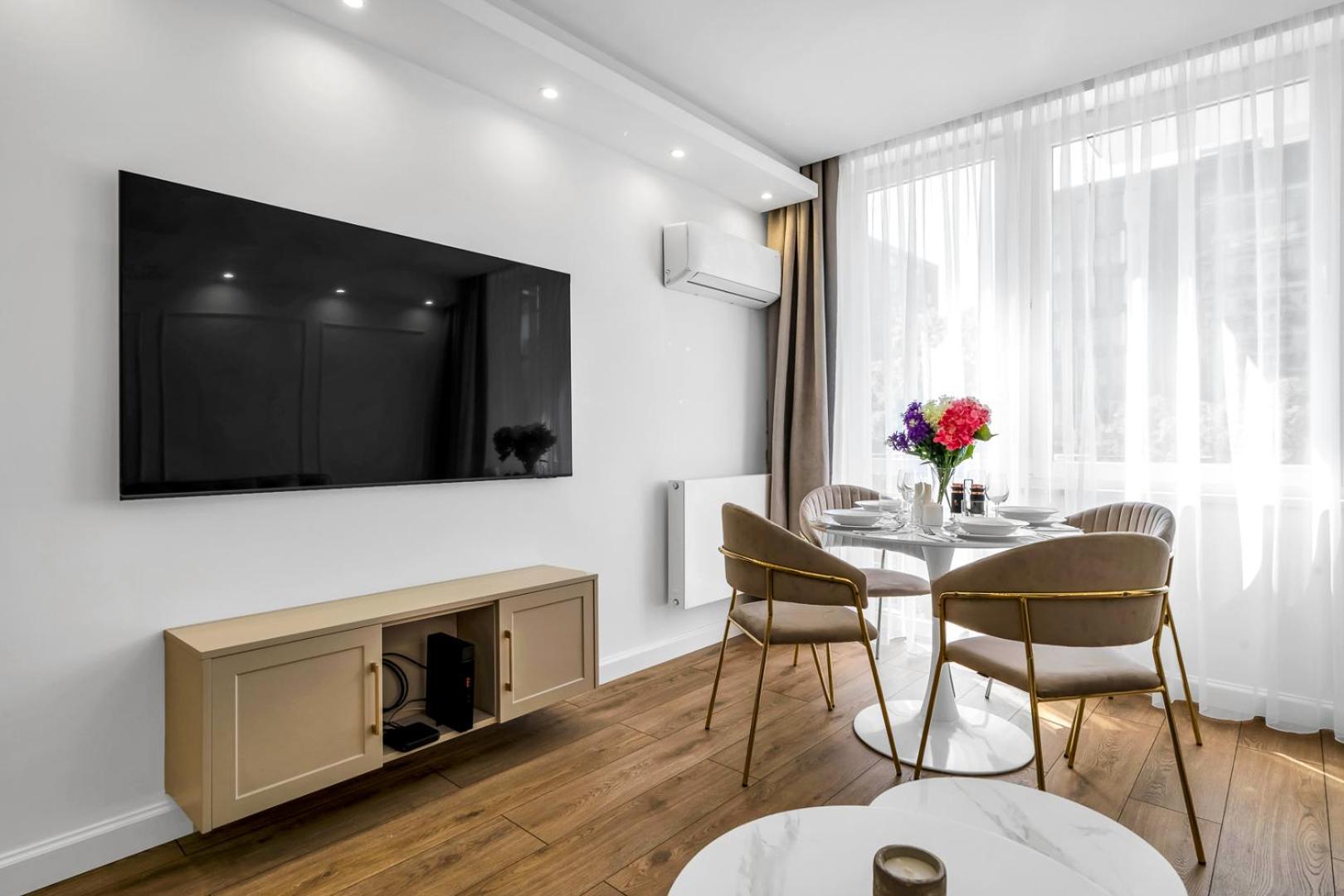 Warsaw Centrum Apartment - Workspace, Balcony - By Rentujemy Exterior photo